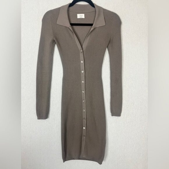 Wilfred Dresses & Skirts - Wilfred Aritzia Cove ribbed collar button up sweater dress Sz 2XS